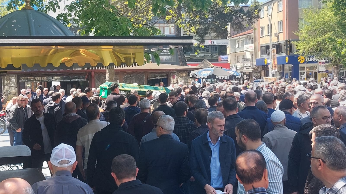 Basri Çelik Dualarla Toprağa Verildi