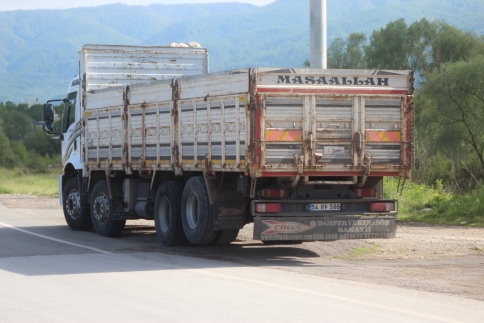Batakköy Kavşağında Maddi Hasarlı Kaza