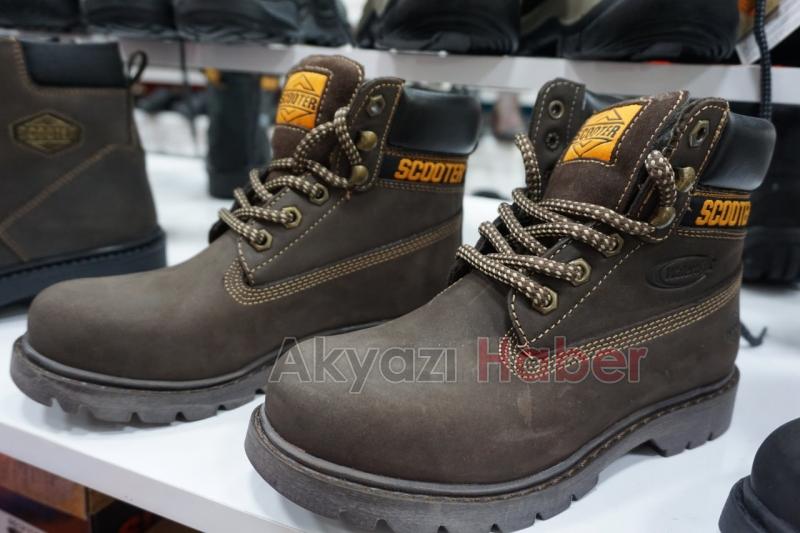 Bay, Bayan, Çocuk Botlarda İndirim Rüzgârı 