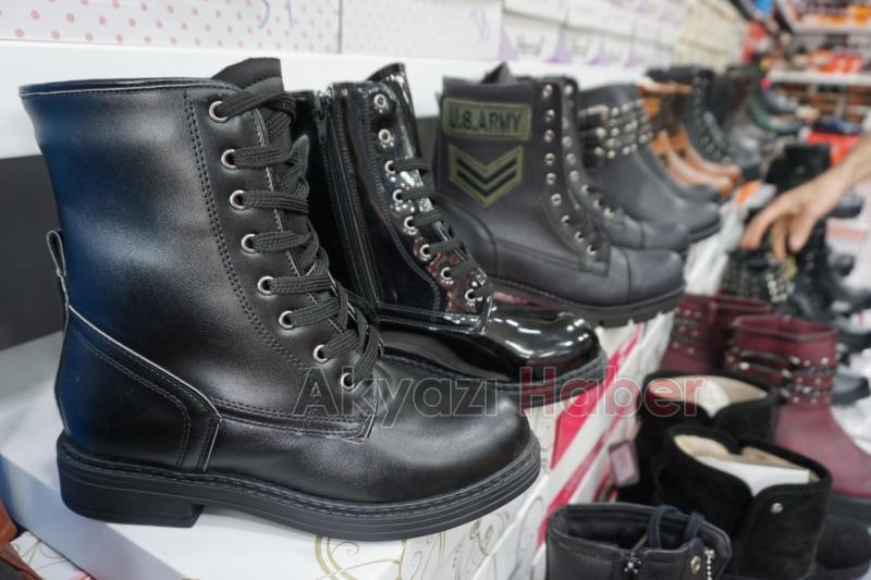 Bay, Bayan, Çocuk Botlarda İndirim Rüzgârı 