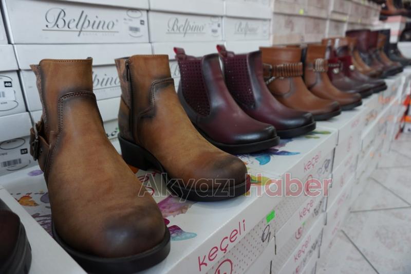 Bay, Bayan, Çocuk Botlarda İndirim Rüzgârı 