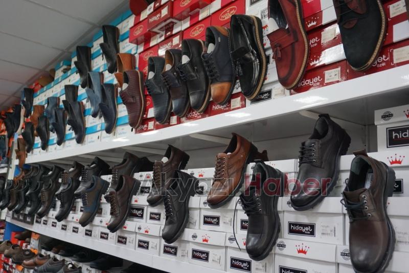 Bay, Bayan, Çocuk Botlarda İndirim Rüzgârı 