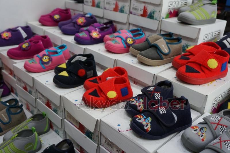 Bay, Bayan, Çocuk Botlarda İndirim Rüzgârı 