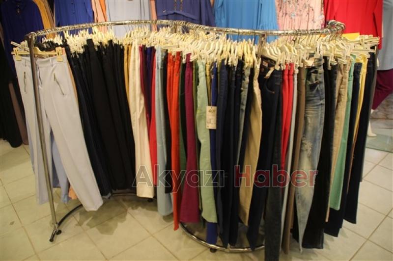 Bayan Giyimde Şıklığın Adresi Özdemir Konfeksiyon