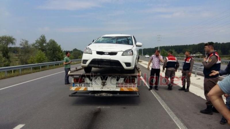 Bayan Sürücü Hakimiyetini Kaybederek Takla Attı