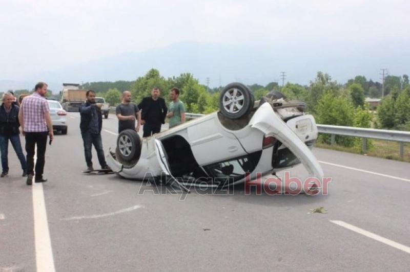 Bayan Sürücü Hakimiyetini Kaybederek Takla Attı