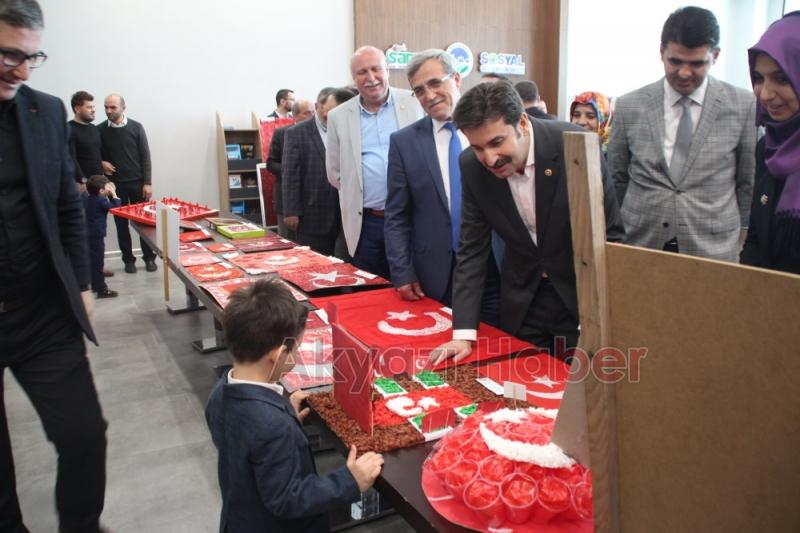 Bayrak Sergisi Törenle Açıldı 