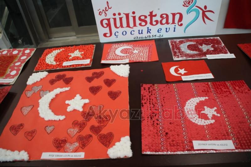 Bayrak Sergisi Törenle Açıldı 