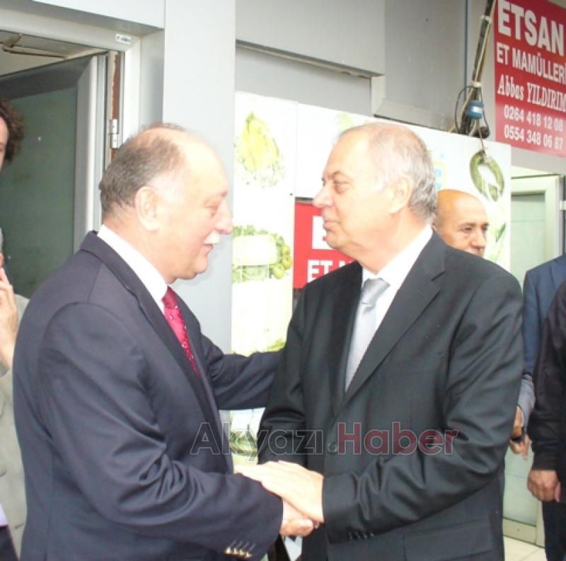 BAYRAKTARDAN FAKÜLTE TEPKİSİ