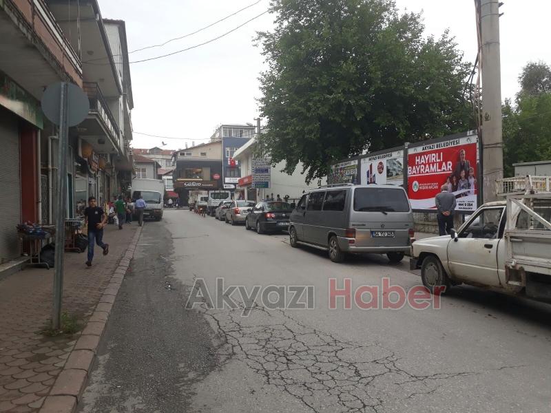 Bayram Öncesi Akyazı’da Trafik Yoğunluğu 