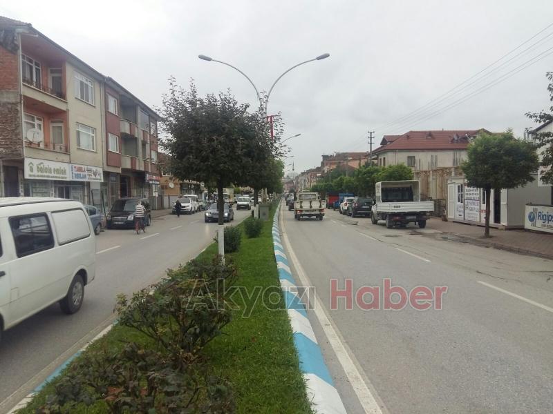 Bayram Öncesi Akyazı’da Trafik Yoğunluğu 