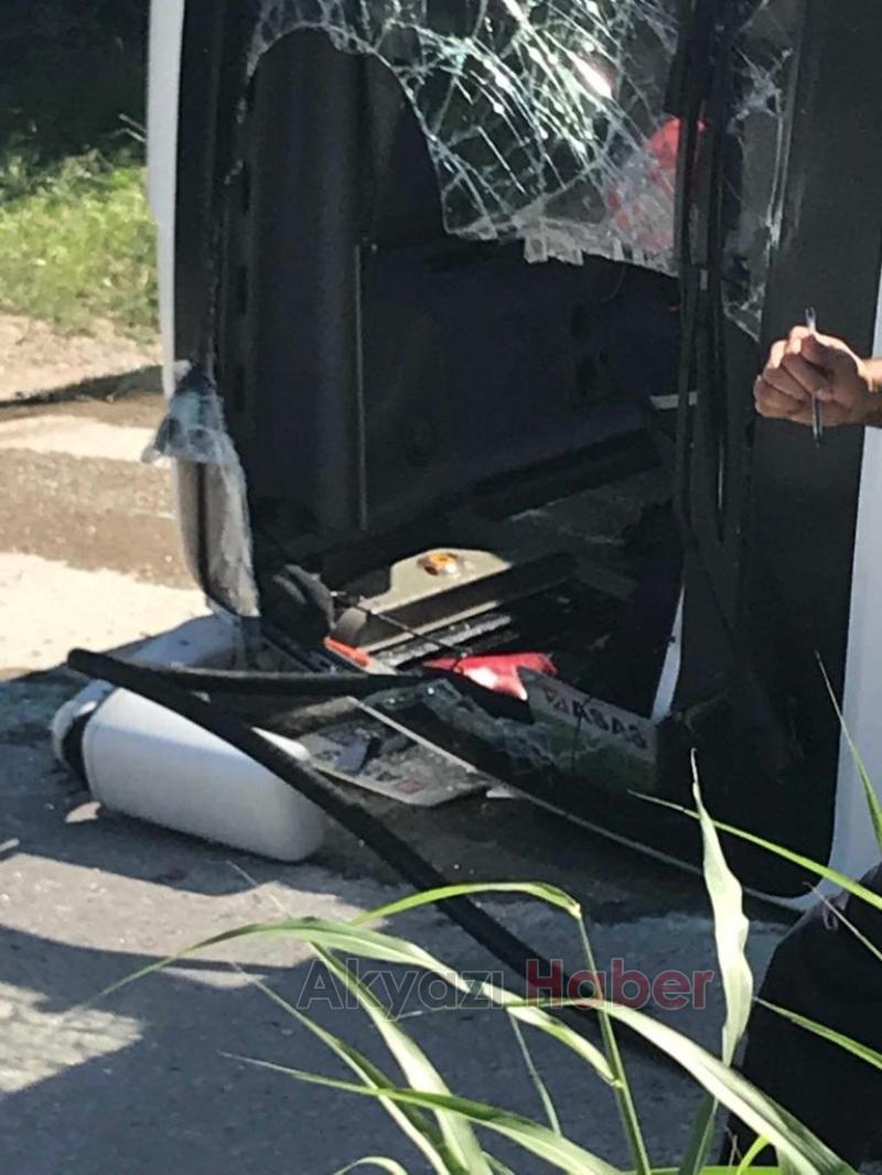 Bekirpaşada Servis Minibüsü Alev Aldı