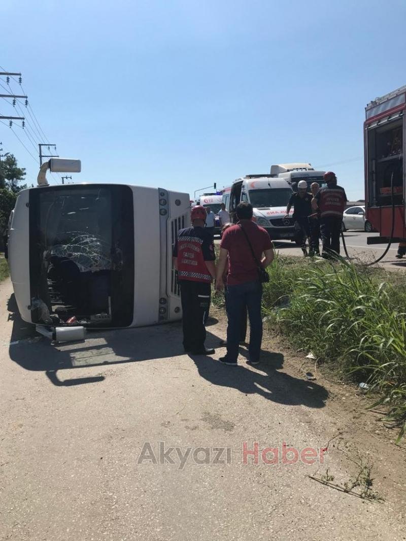 Bekirpaşada Servis Minibüsü Alev Aldı