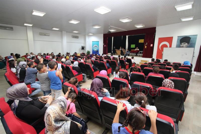 BELEDİYE TİYATRO EKİBİ’NİN OYNADIĞI TÜRKÇEM EYVAH BEĞENİLDİ