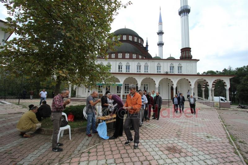 BELEDİYEDEN AŞURE İKRAMI