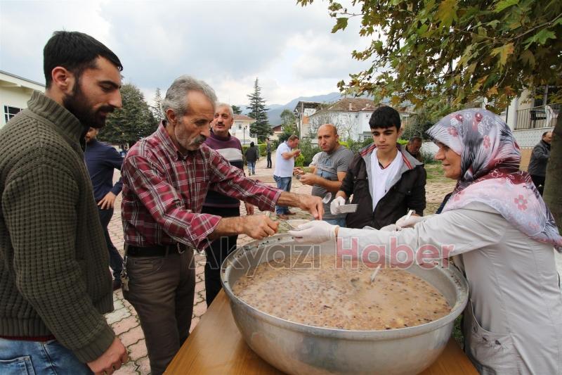 BELEDİYEDEN AŞURE İKRAMI