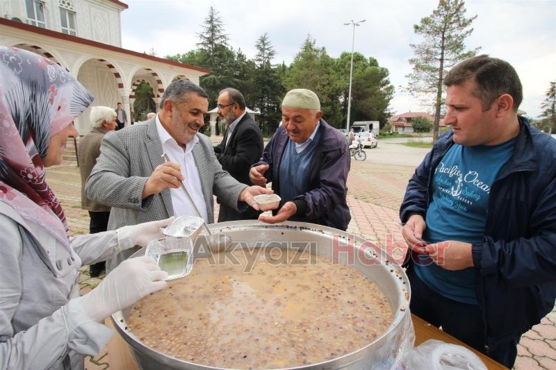 BELEDİYEDEN AŞURE İKRAMI