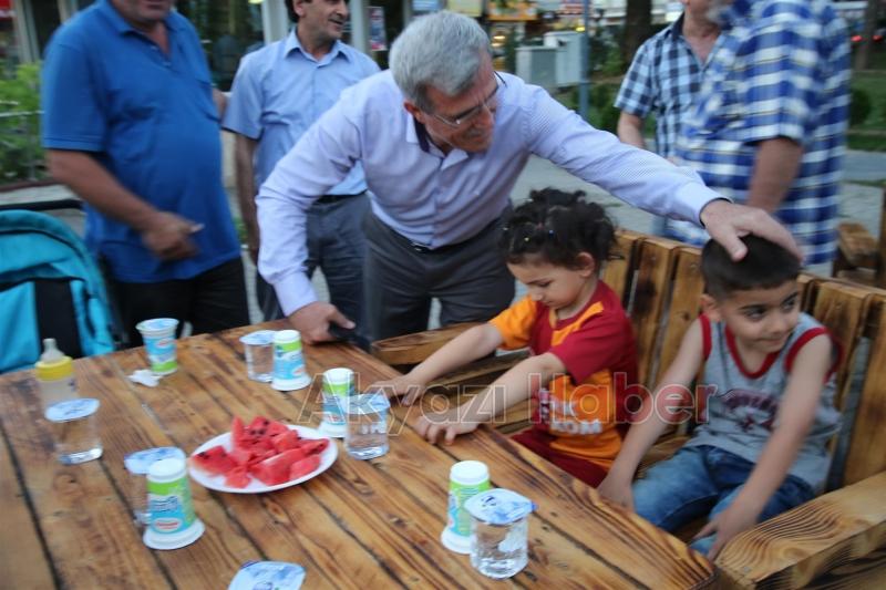 BELEDİYEDEN DÜNYA YETİMLER GÜNÜNDE İFTAR