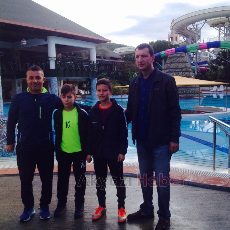 Beşiktaşlı Antrenör Akyazılı Sporculara Destek Oldu