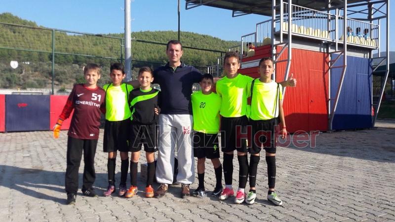 Beşiktaşlı Antrenör Akyazılı Sporculara Destek Oldu