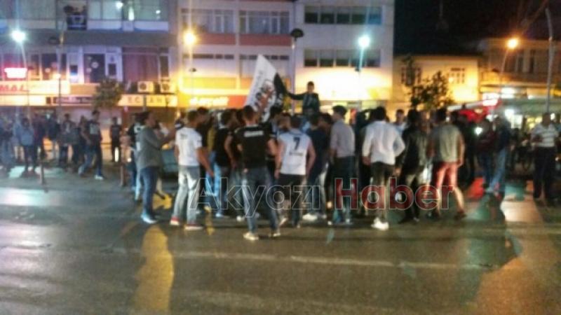 BEŞİKTAŞLILAR SOKAĞA İNDİ 