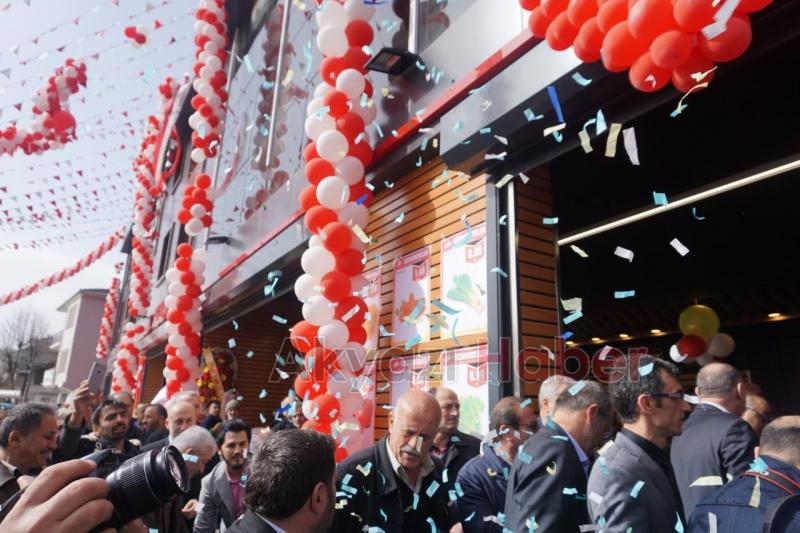 Beşkardeşler Market Törenle Açıldı