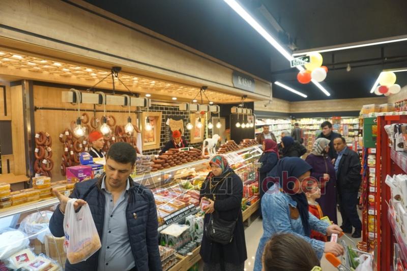 Beşkardeşler Market Törenle Açıldı