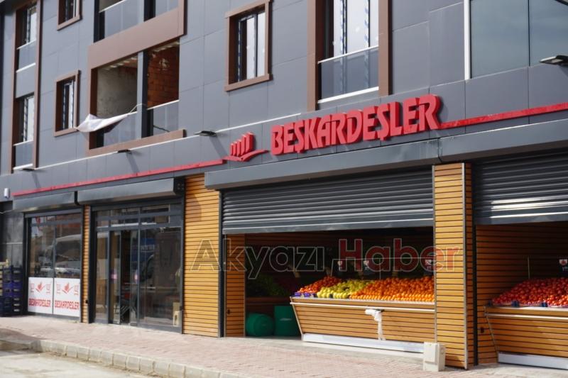 Beşkardeşler Yeni Marketi Açılıyor