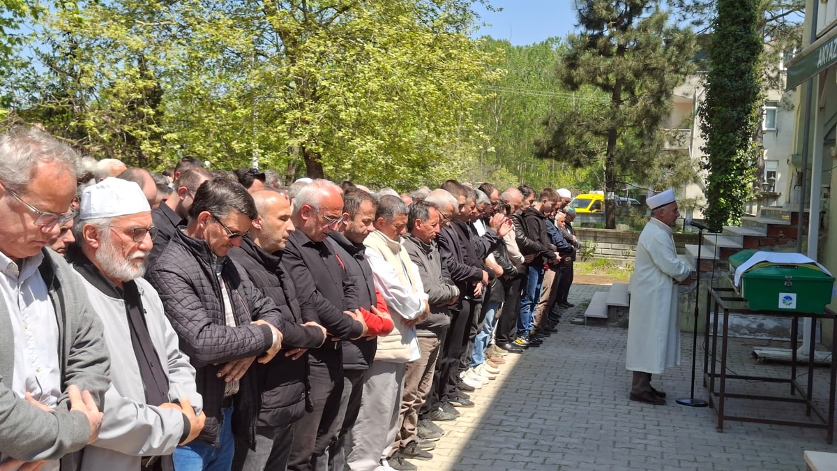 Beyin Pıhtısı Sonrası Acı Son: Hayatını Kaybeden Adam Defnedildi