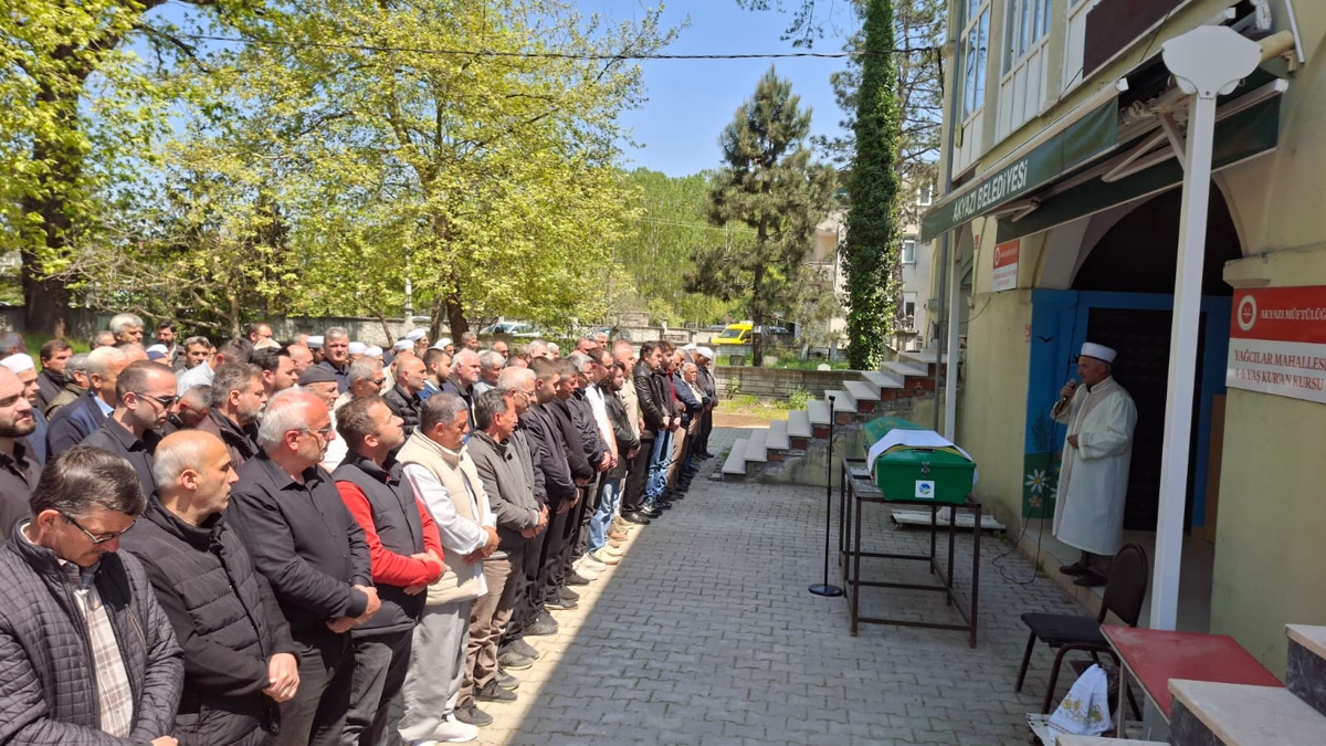 Beyin Pıhtısı Sonrası Acı Son: Hayatını Kaybeden Adam Defnedildi