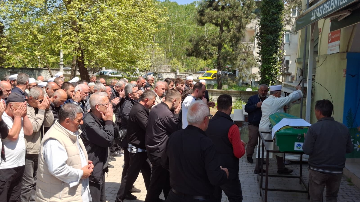 Beyin Pıhtısı Sonrası Acı Son: Hayatını Kaybeden Adam Defnedildi