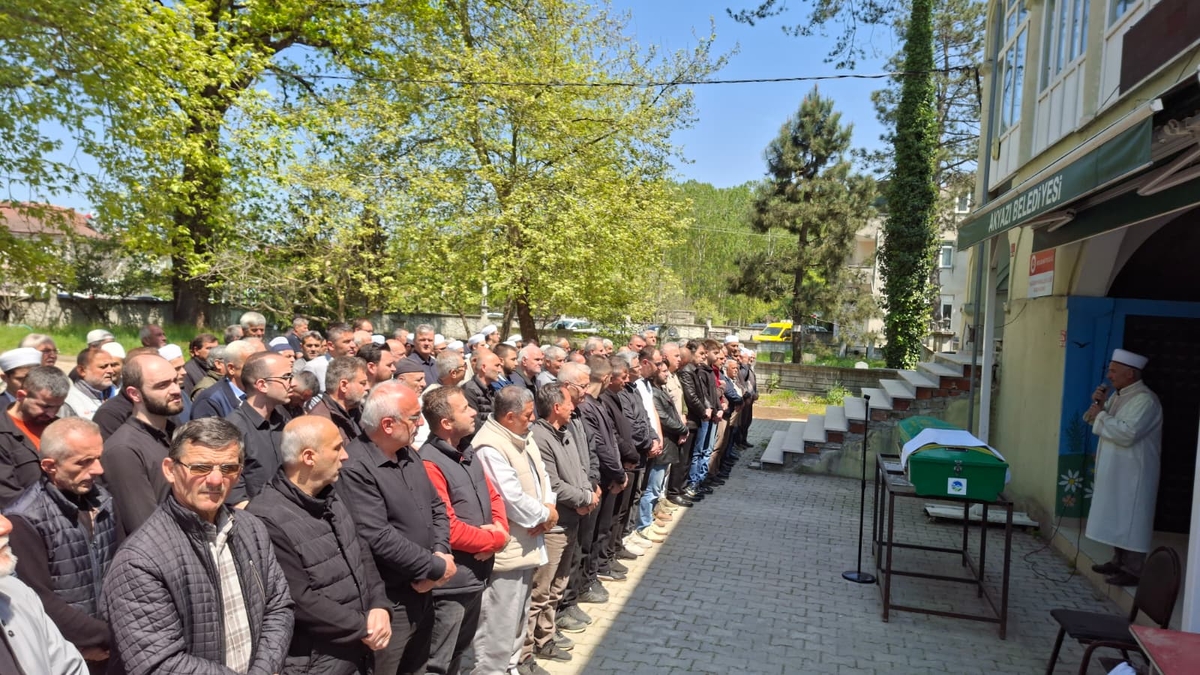 Beyin Pıhtısı Sonrası Acı Son: Hayatını Kaybeden Adam Defnedildi