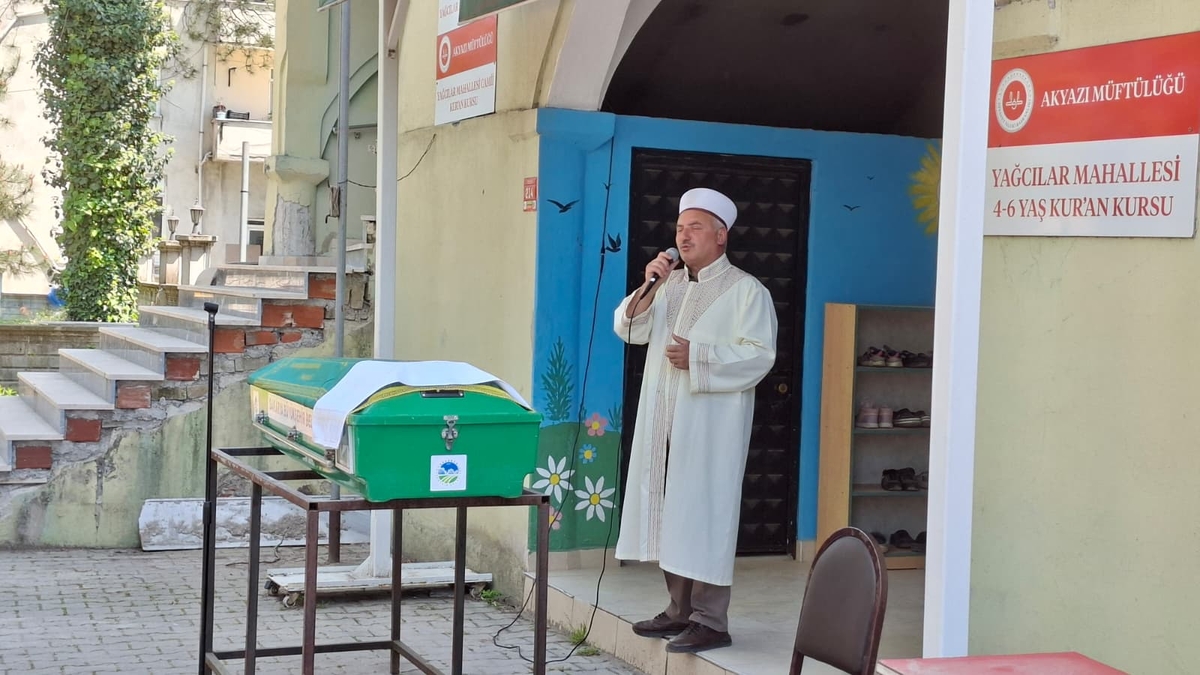 Beyin Pıhtısı Sonrası Acı Son: Hayatını Kaybeden Adam Defnedildi