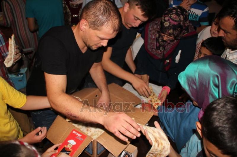 Beyzade Kebap Demokrasi Nöbetinde Halka Kır Pidesi Dağıttı