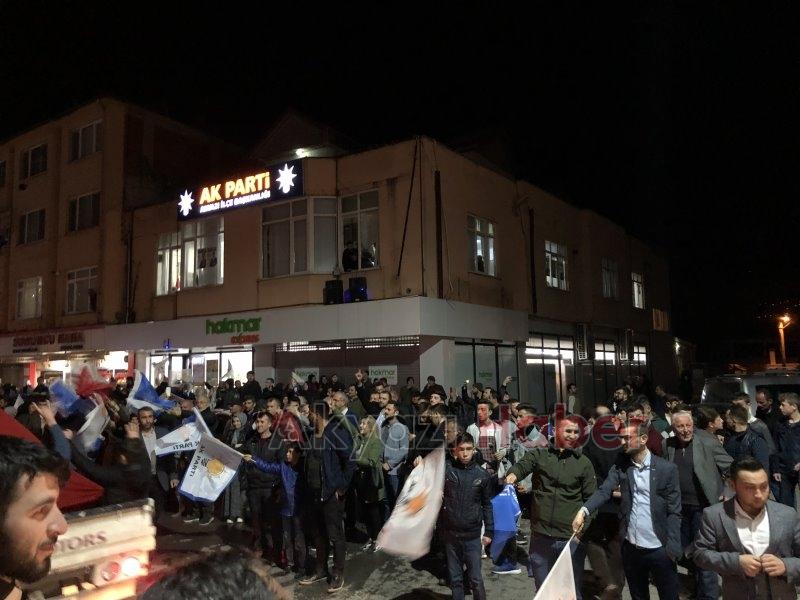 Bilal Soykan seçimden zaferle çıktı Sevinç gösterileri başladı