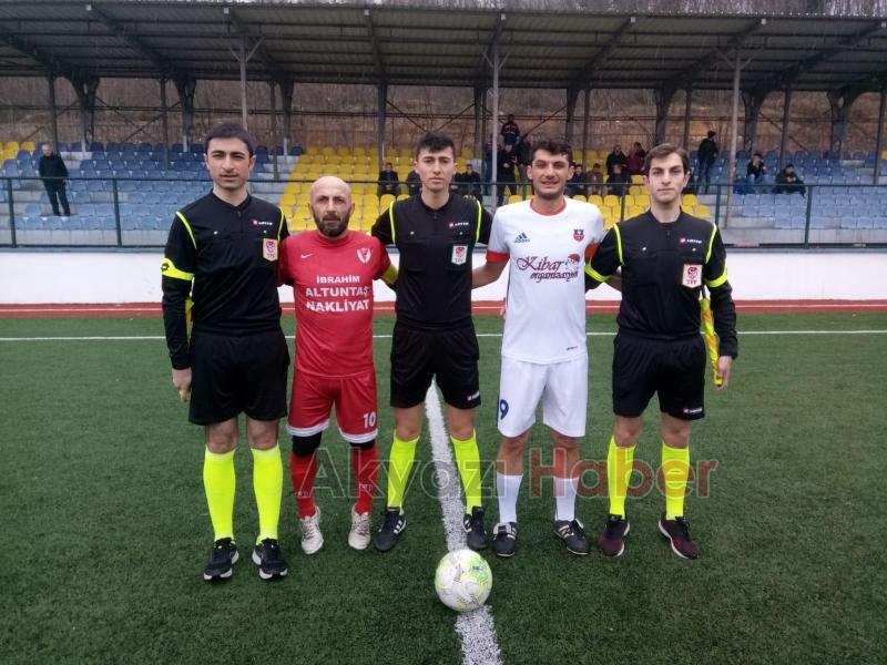 BİLAL SOYKAN VE AK PARTİ MECLİS ÜYELERİ KUZULUKSPOR MAÇINI İZLEDİ