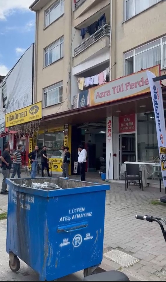 Binadan düştü, tente hayatını kurtardı
