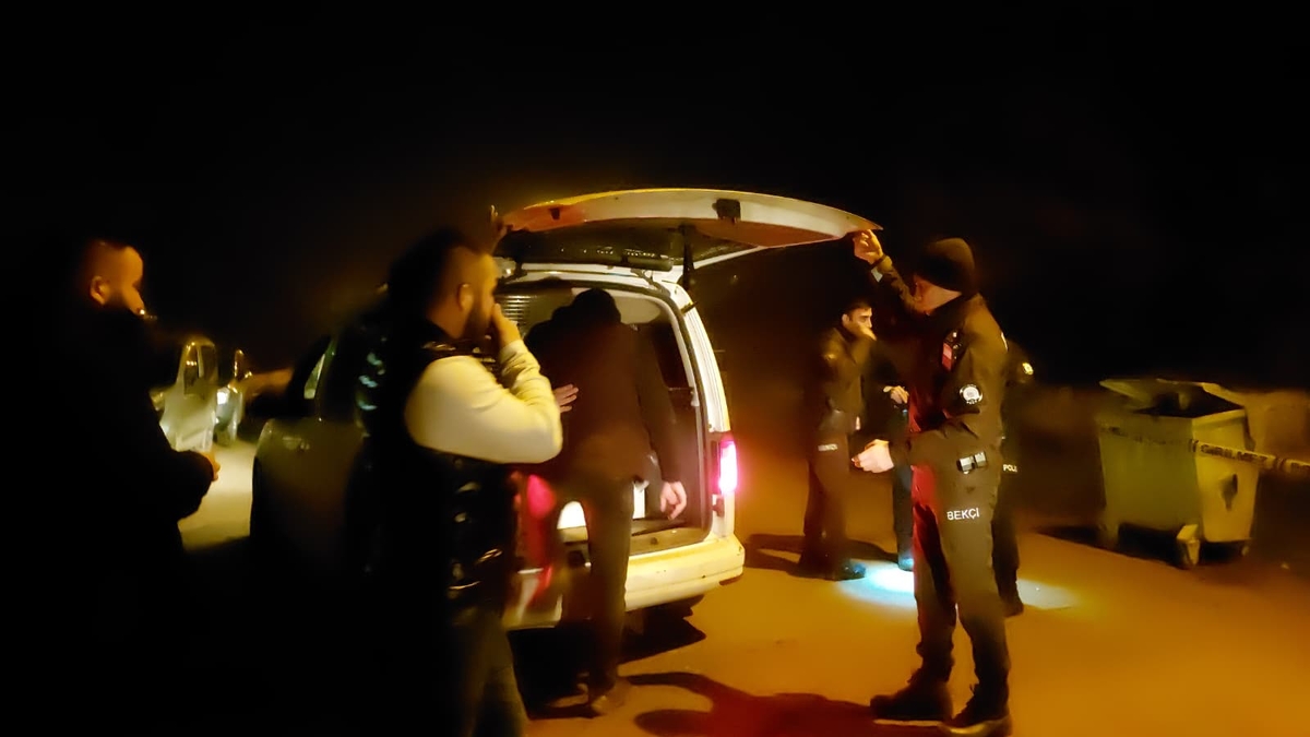 Binaya silahlı saldırı; Kurşun yağmuruna tuttu