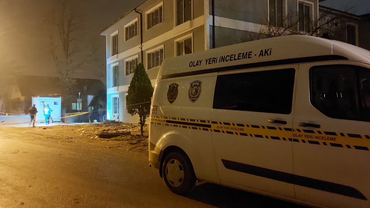 Binaya silahlı saldırı; Kurşun yağmuruna tuttu