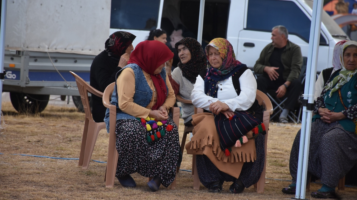 Binlerce kişi Çiğdem Yaylası şenliğinde buluştu