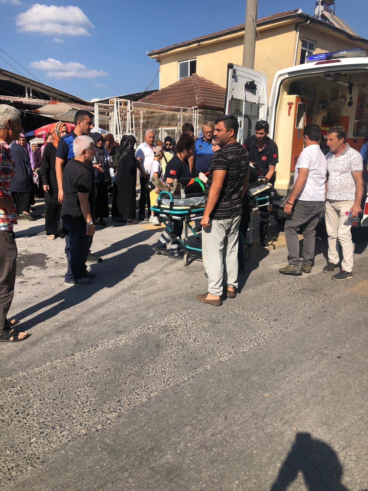 Bisikletin çarptığı kadın yaralandı