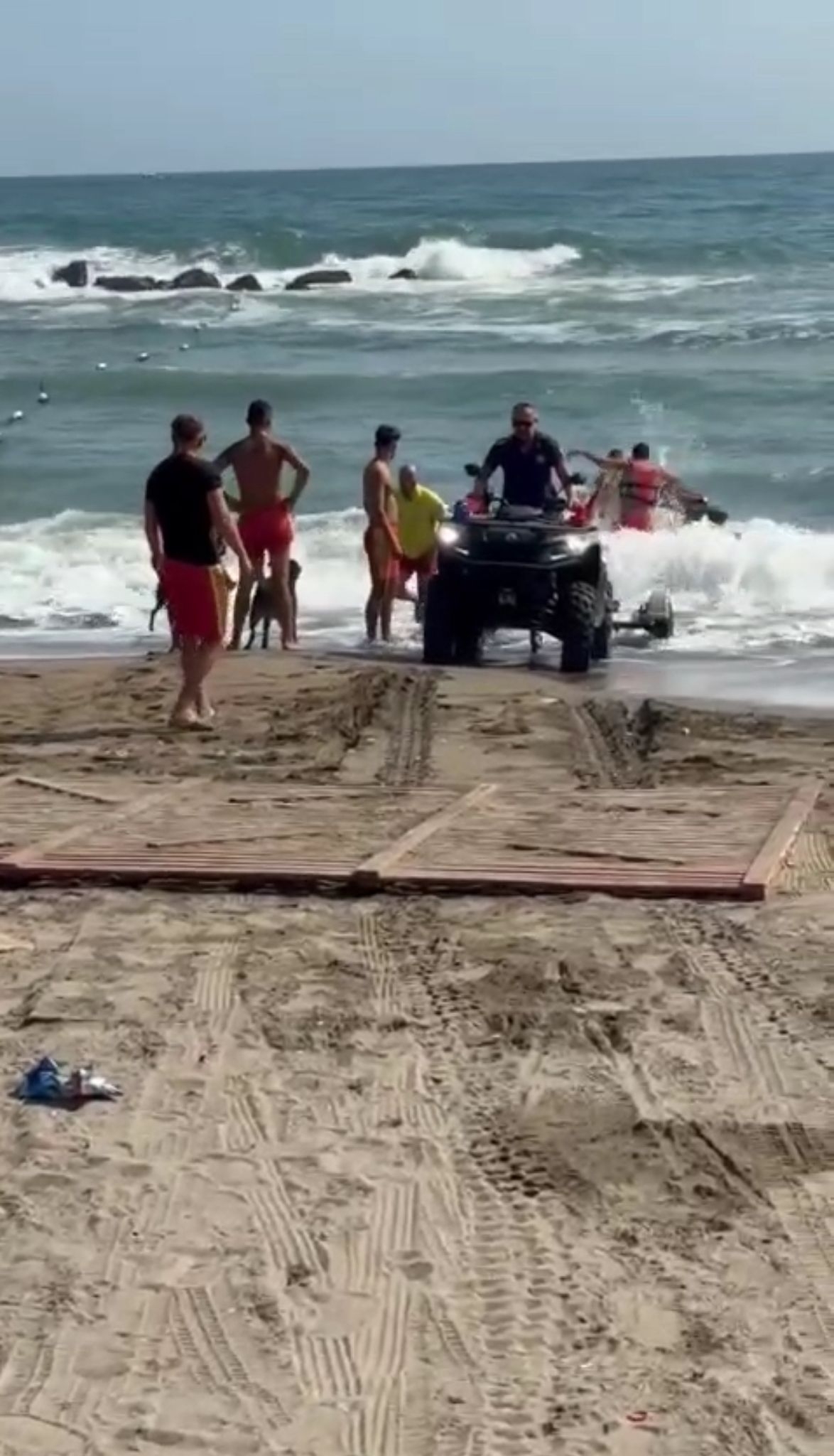 Boğuluyordu! Jet skiyle saniyeler içinde kurtarıldı