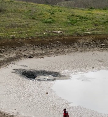 Böyle doğa olayı görülmedi; Gölet bir anda yok oldu