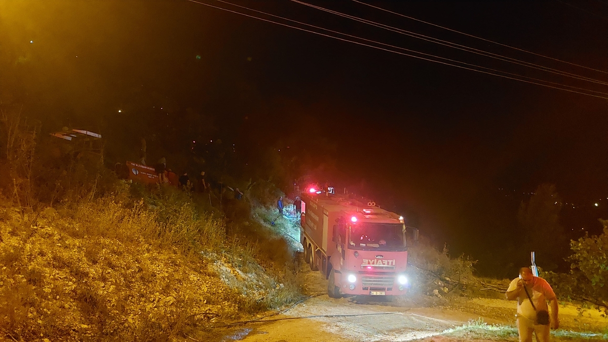 Akyazı'daki orman yangını söndürüldü