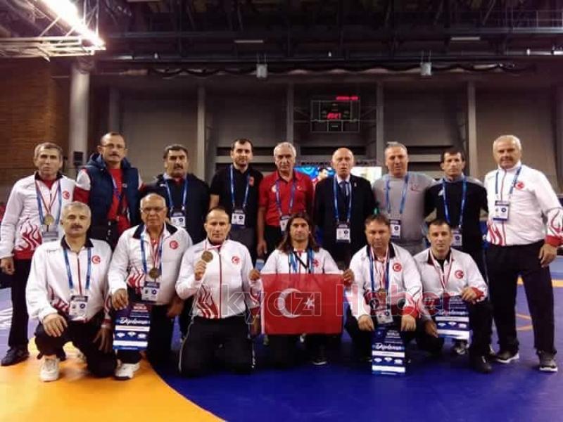 Bülent Hikmet Dünya Üçünçüsü Oldu 