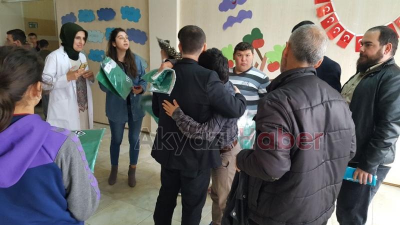 Burada kalbi güzel gençler var