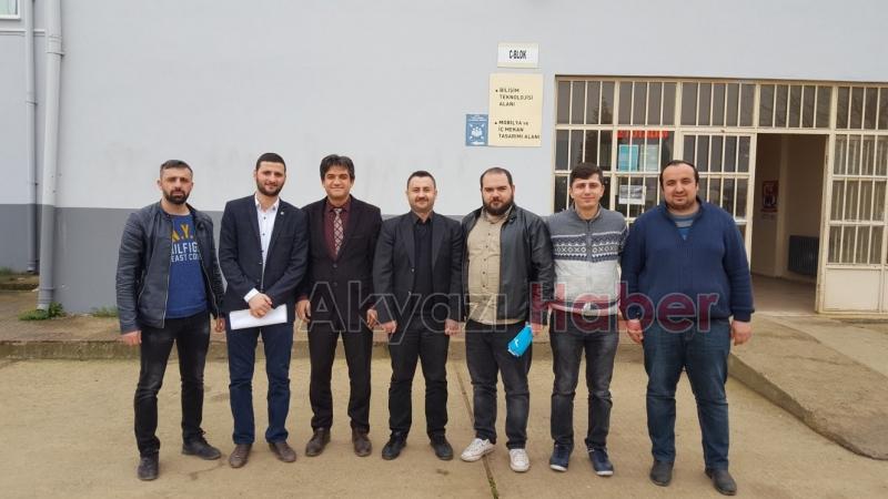 Burada kalbi güzel gençler var