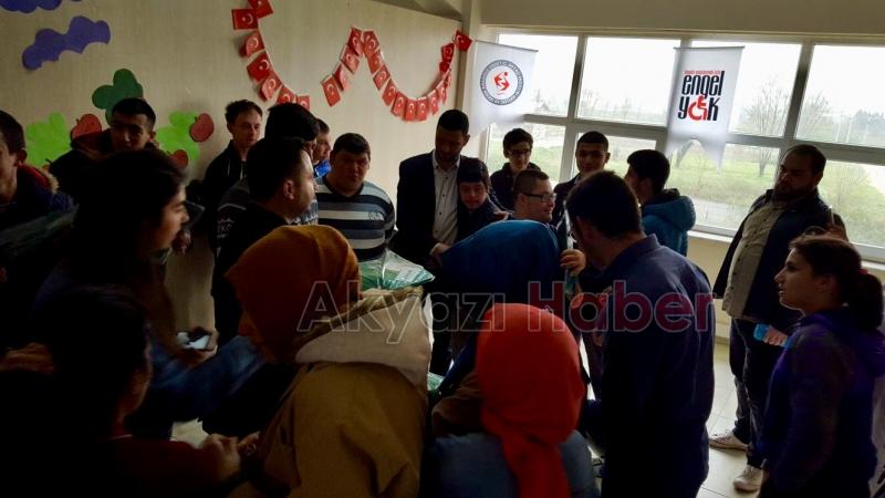 Burada kalbi güzel gençler var