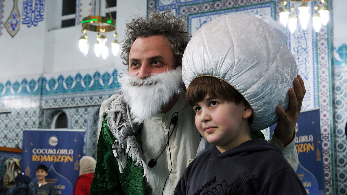 Büyükşehir 16 ilçede 6 bin çocuğu Ramazan sevinciyle buluşturdu