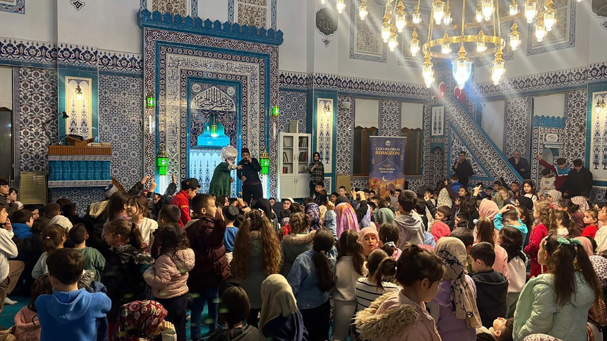 Büyükşehir 16 ilçede 6 bin çocuğu Ramazan sevinciyle buluşturdu